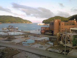 震災ボランティア第５陣−13人が参加